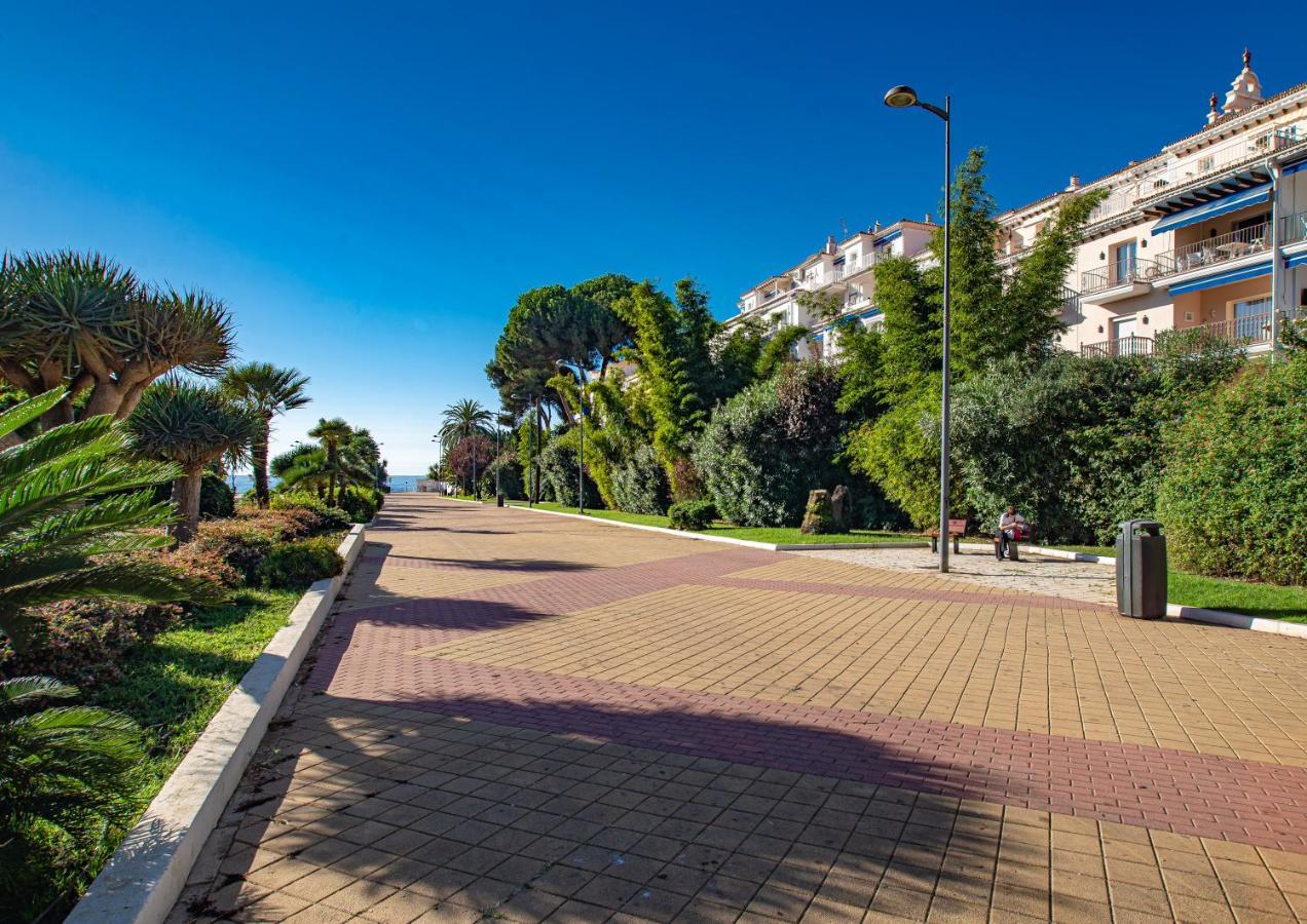 Modern Apartment - 2 Bedrooms, Beachside - Puerto Banus Marbella Exterior photo