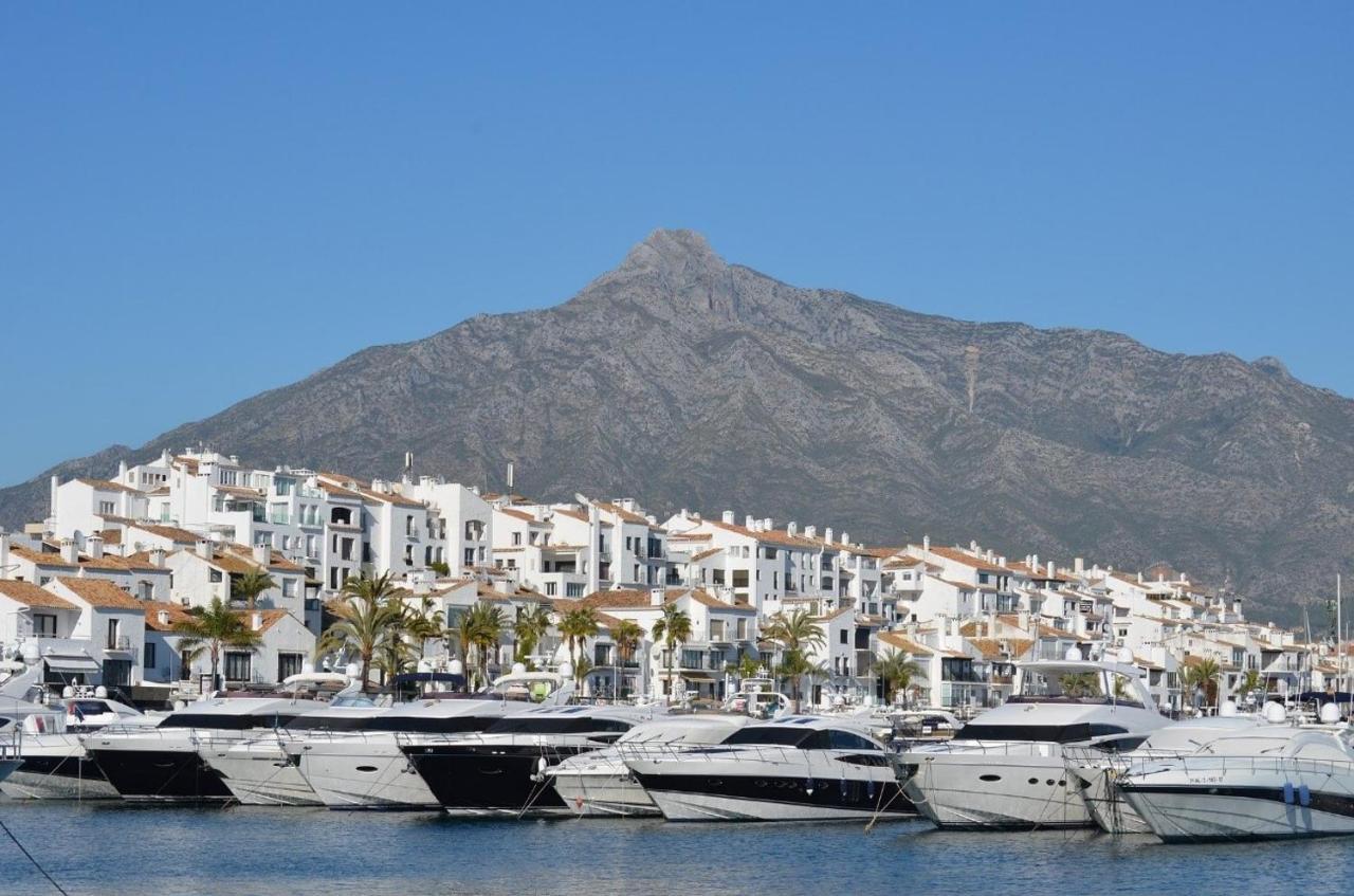 Modern Apartment - 2 Bedrooms, Beachside - Puerto Banus Marbella Exterior photo
