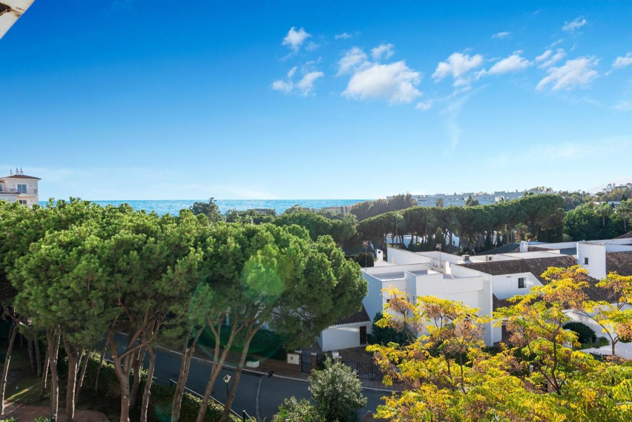 Modern Apartment - 2 Bedrooms, Beachside - Puerto Banus Marbella Exterior photo