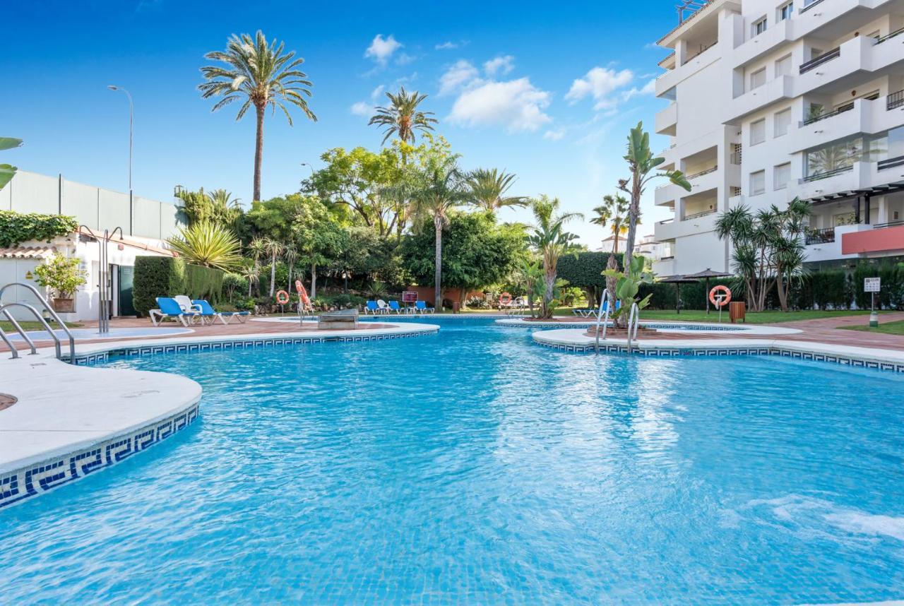 Modern Apartment - 2 Bedrooms, Beachside - Puerto Banus Marbella Exterior photo